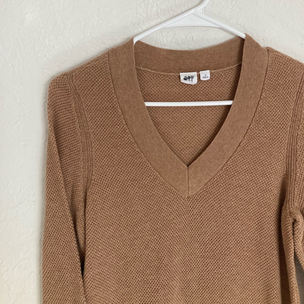 Gap tan sweater